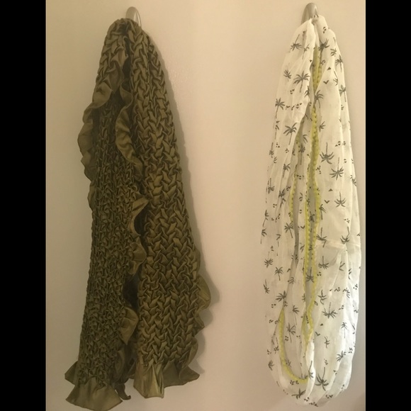 Accessories - Bundle of scarves Accessories - Bundle of scarves